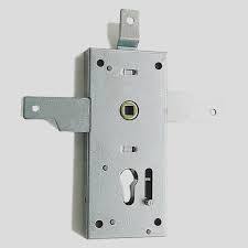 changer serrure porte garage